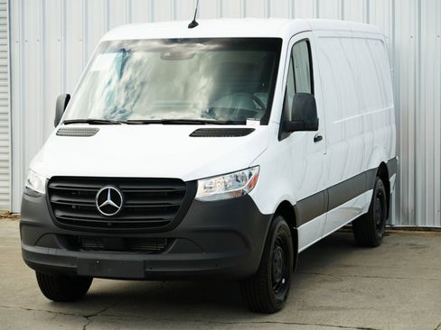 Used 2023 Mercedes-Benz Sprinter 1500 image 38