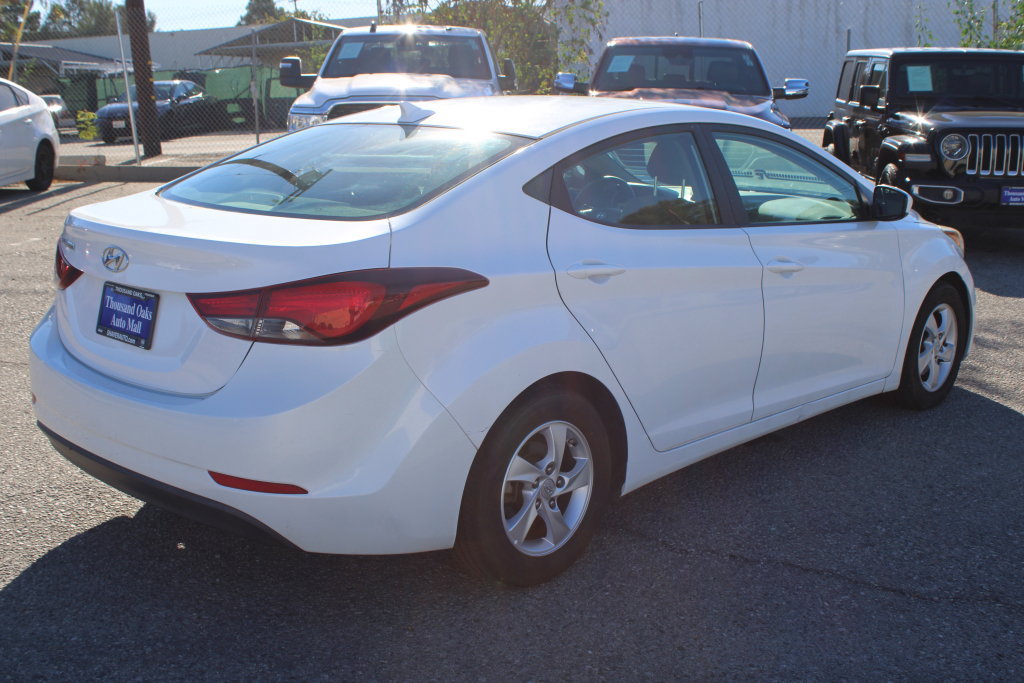 Used 2015 Hyundai Elantra SE FWD image 4