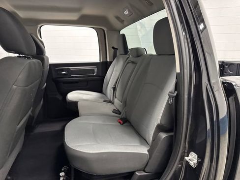 Used 2022 RAM 1500 Classic SLT image 27