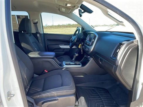 Used 2021 Chevrolet Colorado LT w/ LT Convenience Package image 11