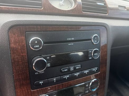 Used 2008 Ford Taurus Limited FWD image 26