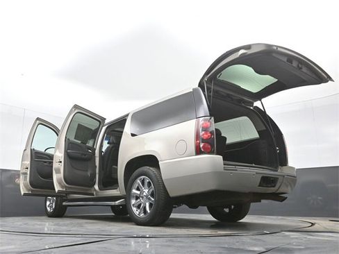 Used 2013 GMC Yukon XL Denali image 58