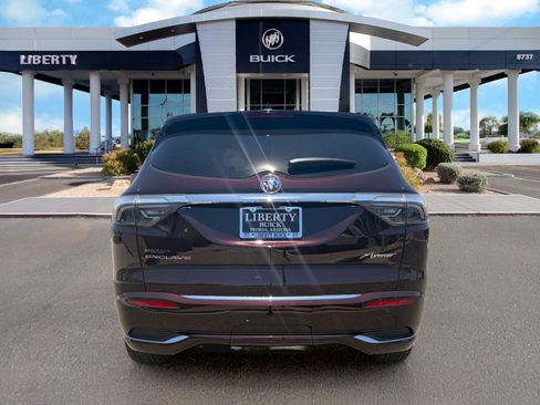 Used 2023 Buick Enclave Avenir w/ Avenir Technology Package FWD image 5