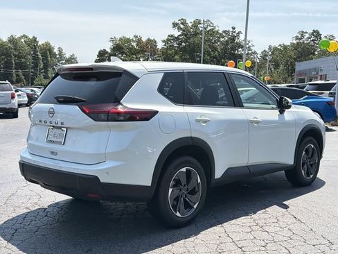 Used 2025 Nissan Rogue SV FWD image 5