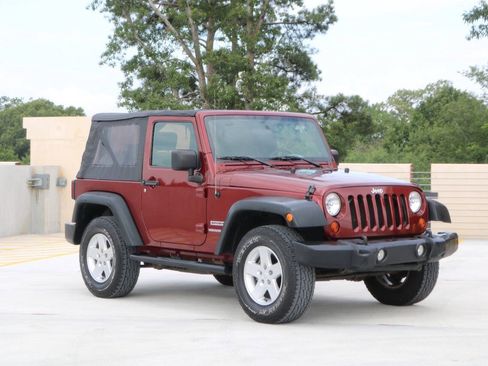 Used 2010 Jeep Wrangler Rubicon w/ PWR Convenience Group AWD/4WD image 4