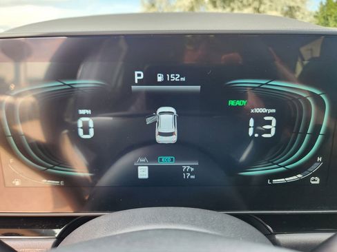 New 2025 Kia Niro EX image 18