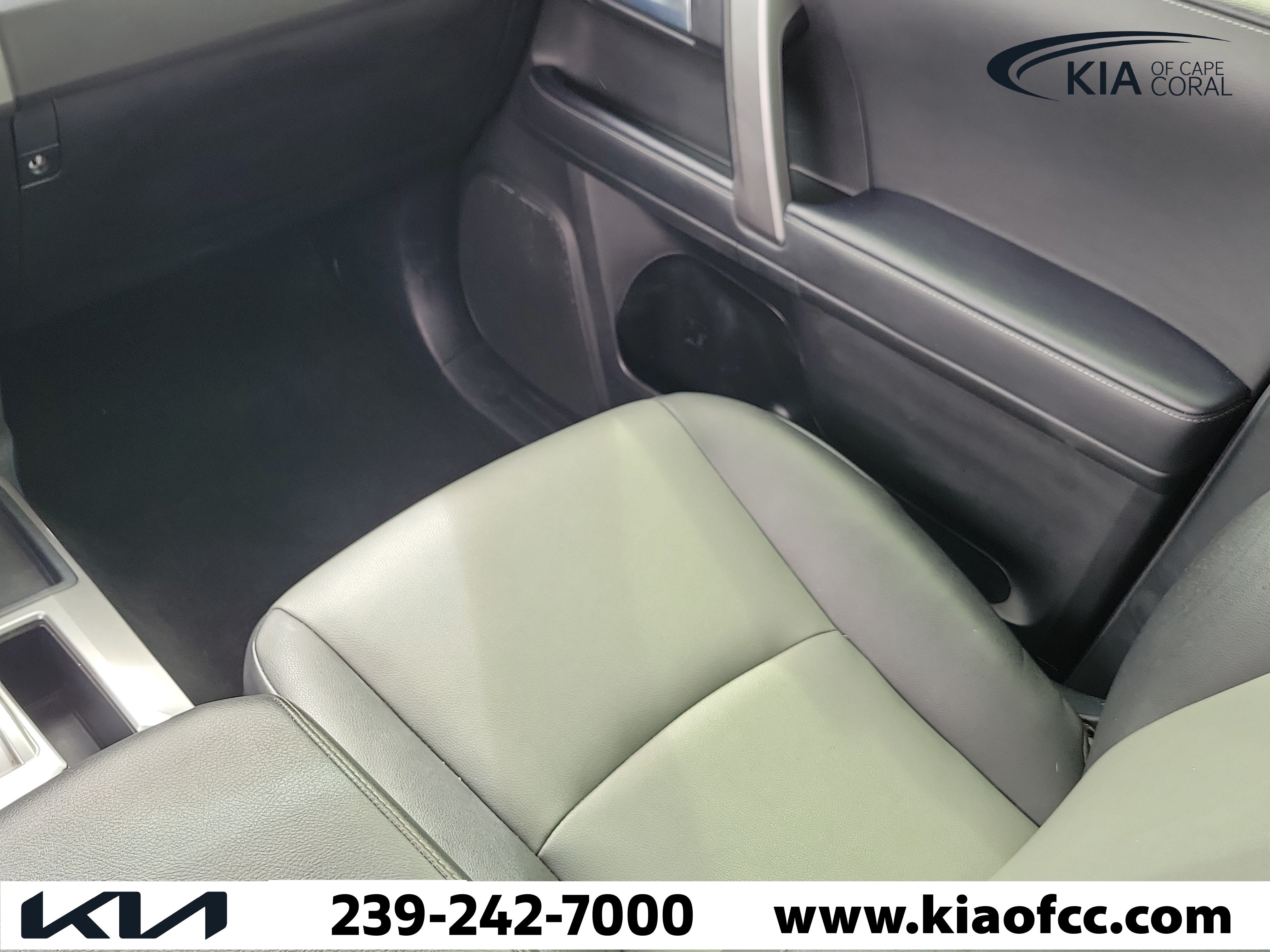 Used 2023 Toyota 4Runner SR5 Premium w/ Moonroof Package RWD image 17