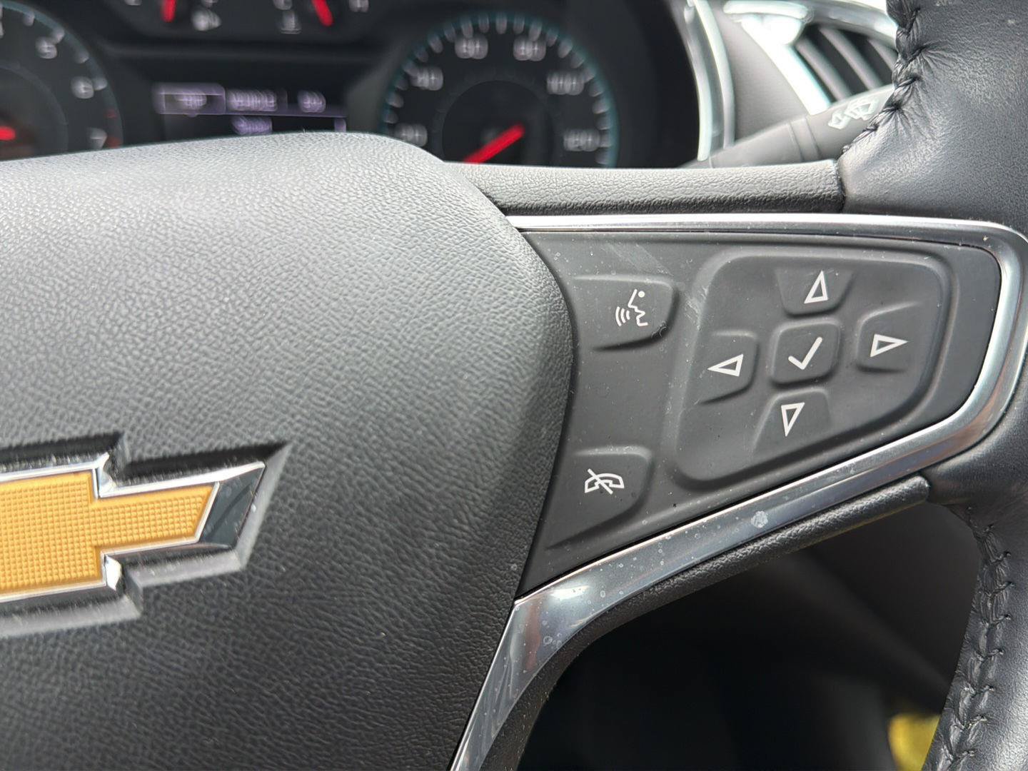 Used 2020 Chevrolet Malibu LT w/ Leather Package FWD image 12