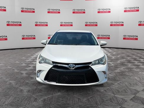 Used 2017 Toyota Camry SE FWD image 2