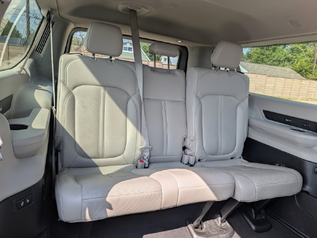 Used 2024 Jeep Wagoneer L Series II RWD image 27