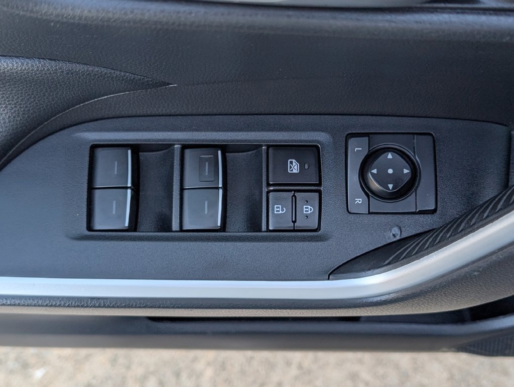 Used 2022 Toyota RAV4 XLE AWD/4WD image 14