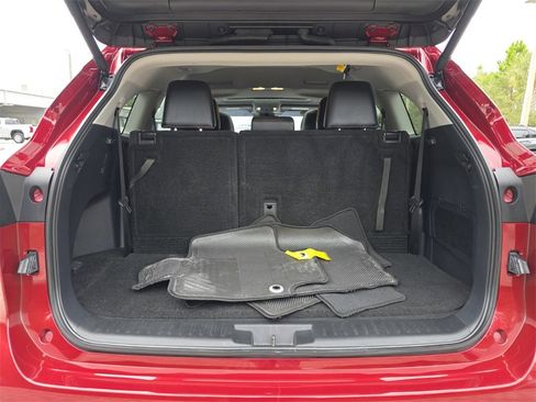 Used 2024 Toyota Highlander XLE image 20