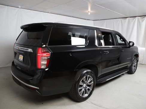 Used 2024 Chevrolet Suburban LS AWD/4WD image 3