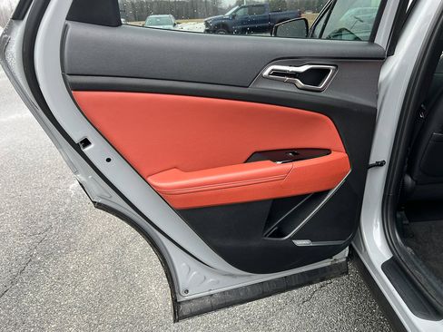 Used 2024 Kia Sportage SX image 26