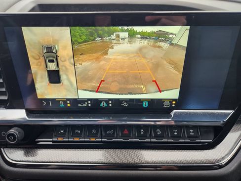 Used 2022 Chevrolet Silverado 1500 ZR2 w/ Technology Package AWD/4WD image 16