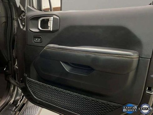 Used 2025 Jeep Wrangler Unlimited Sahara w/ Safety Group image 94