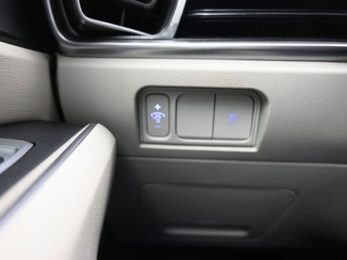 Used 2024 Kia Sorento S FWD image 18