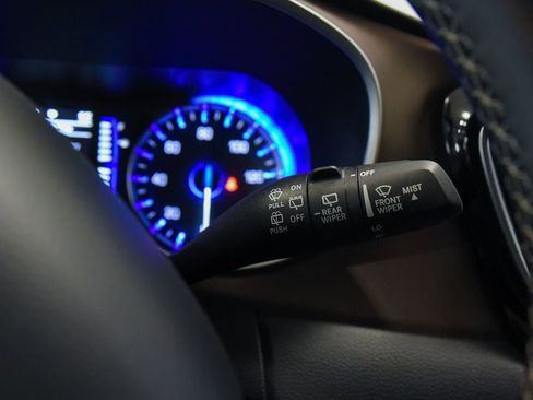 Used 2024 Chrysler Voyager LX FWD image 30