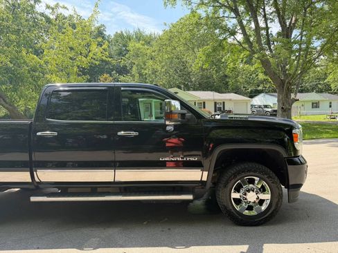 Used 2017 GMC Sierra 3500 Denali w/ Duramax Plus Package AWD/4WD image 82