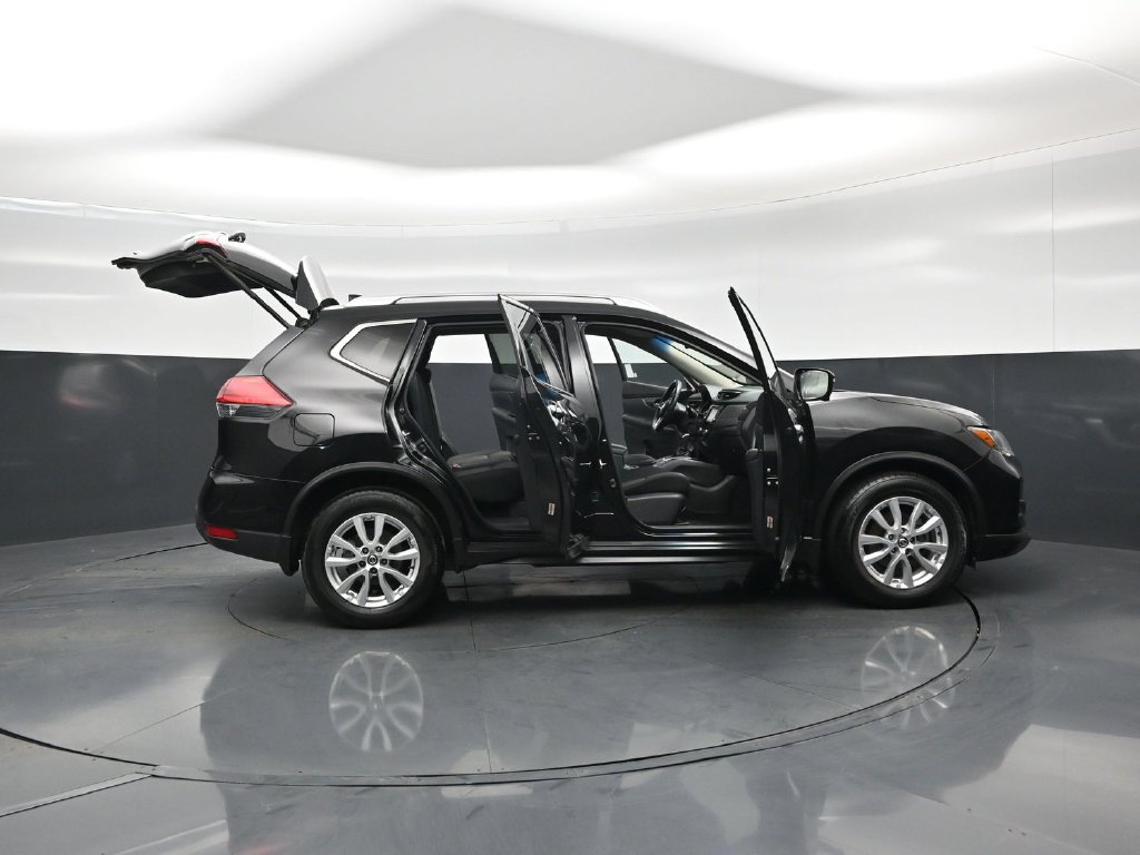 Used 2017 Nissan Rogue SV w/ SV Premium Package FWD image 4