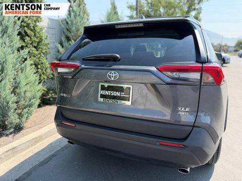 Used 2025 Toyota RAV4 XLE AWD/4WD image 31