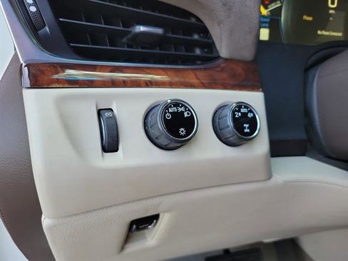 Used 2015 Cadillac Escalade Premium image 28