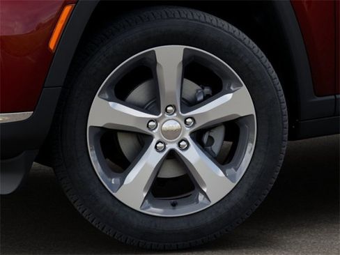 New 2025 Jeep Grand Cherokee L Limited w/ Trailer Tow Package image 8