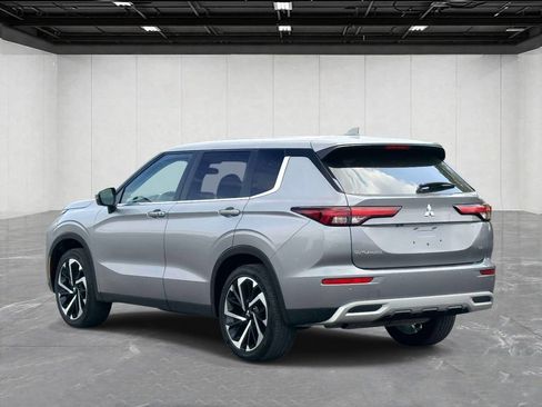 Used 2024 Mitsubishi Outlander SE AWD/4WD image 7