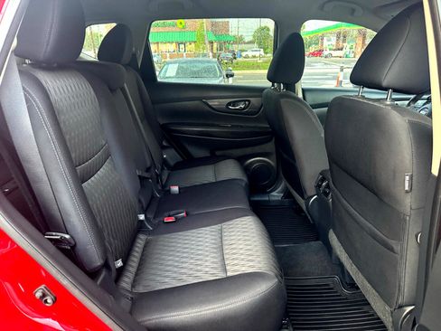 Used 2017 Nissan Rogue SV image 15