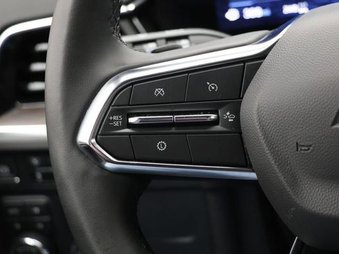 Used 2025 Chevrolet Suburban Z71 image 20