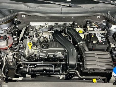 Used 2023 Volkswagen Taos SEL image 10