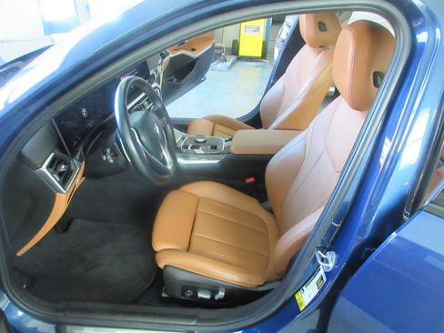 Used 2023 BMW 330i Sedan w/ Driving Assistance Package RWD image 7