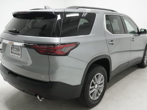 Used 2023 Chevrolet Traverse LT w/ LPO, Cargo Package AWD/4WD image 4