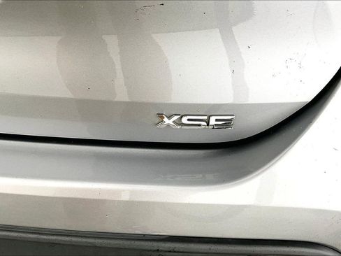 Used 2021 Toyota Highlander XSE image 14