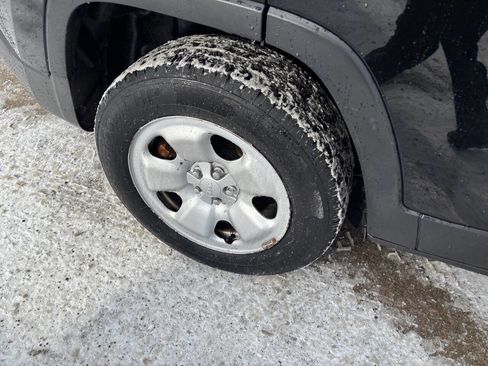 Used 2016 Jeep Cherokee Sport w/ Cold Weather Group image 10