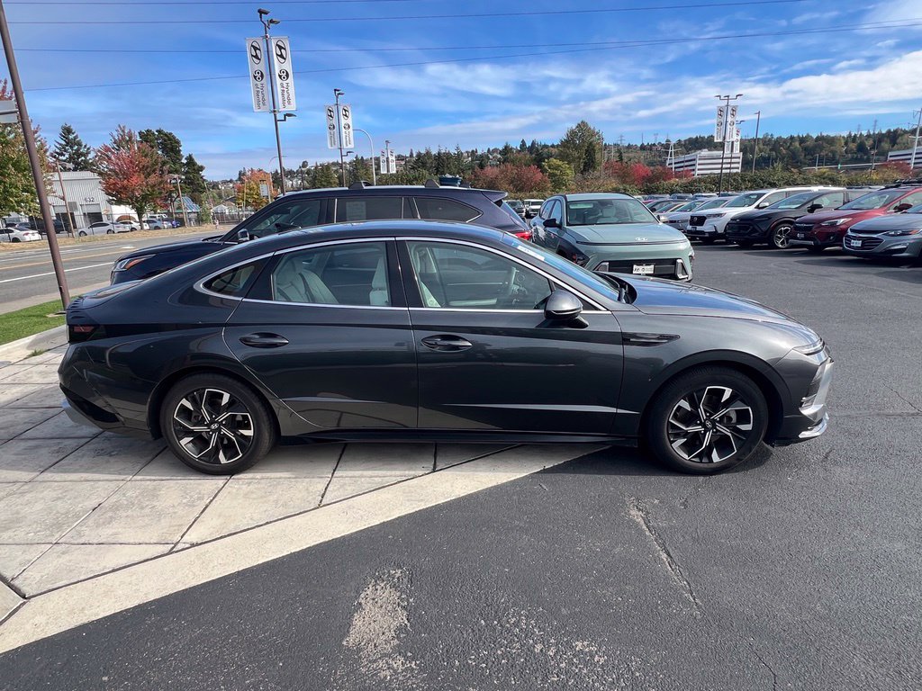 Certified 2025 Hyundai Sonata SEL FWD image 4