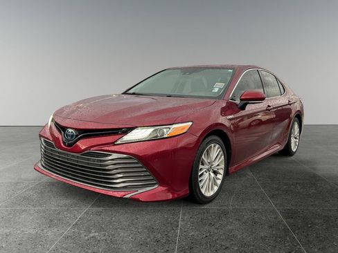 Used 2020 Toyota Camry XLE w/ Driver Assist Package image 3
