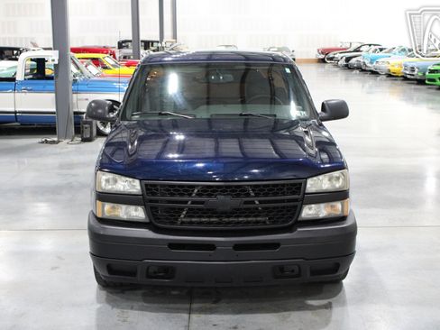 Used 2007 Chevrolet Silverado 1500 W/T RWD image 37