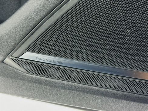 Used 2023 Audi A6 Premium Plus w/ Premium Plus Package image 12