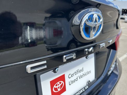 Certified 2022 Toyota Camry XLE w/ Navigation Upgrade Package image 7