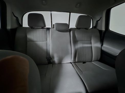 Used 2018 Toyota Tacoma SR5 image 32