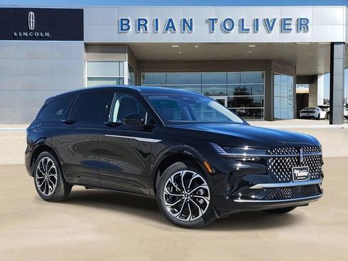 New 2026 Lincoln Nautilus Reserve image 1