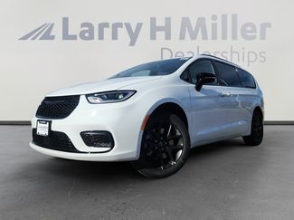 New 2026 Chrysler Pacifica Limited w/ S Appearance Package video 1