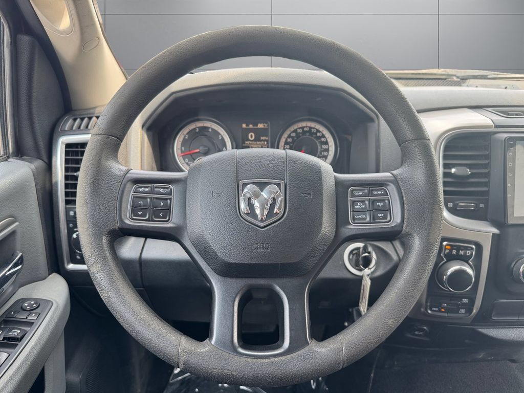 Used 2018 RAM 1500 Classic SLT AWD/4WD image 13