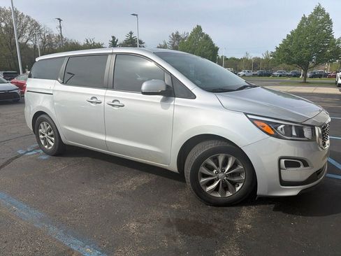 Used 2020 Kia Sedona LX FWD image 4