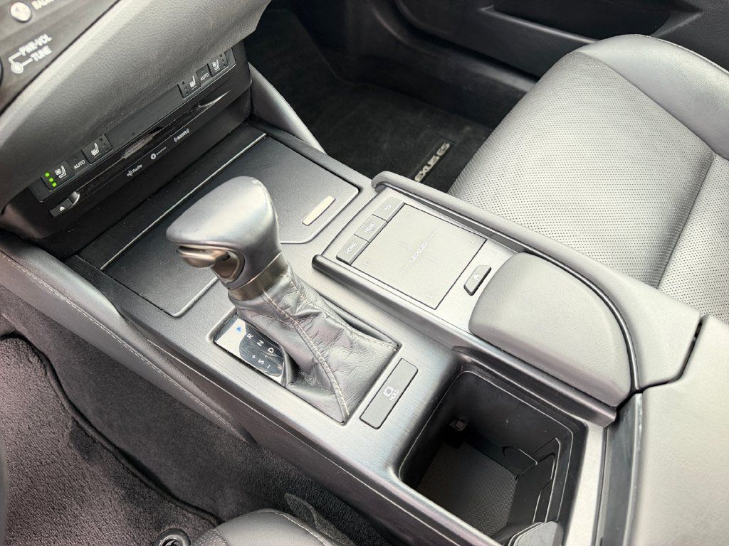 Used 2020 Lexus ES 350 w/ Premium Package FWD image 21