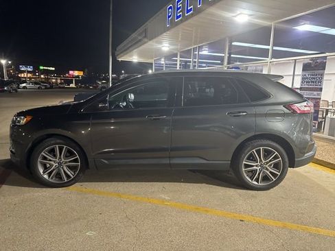 Certified 2020 Ford Edge Titanium image 4