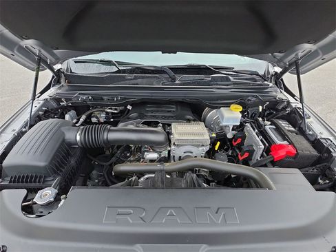Used 2022 RAM 1500 Limited w/ Body Color Bumper Group image 29