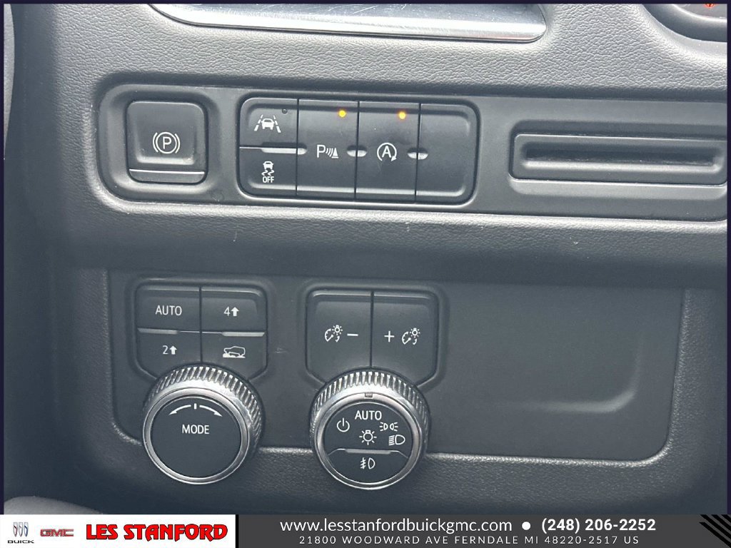 Used 2023 GMC Yukon XL SLT AWD/4WD image 28