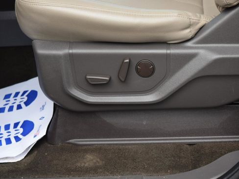 Used 2021 Ford Expedition XLT image 35